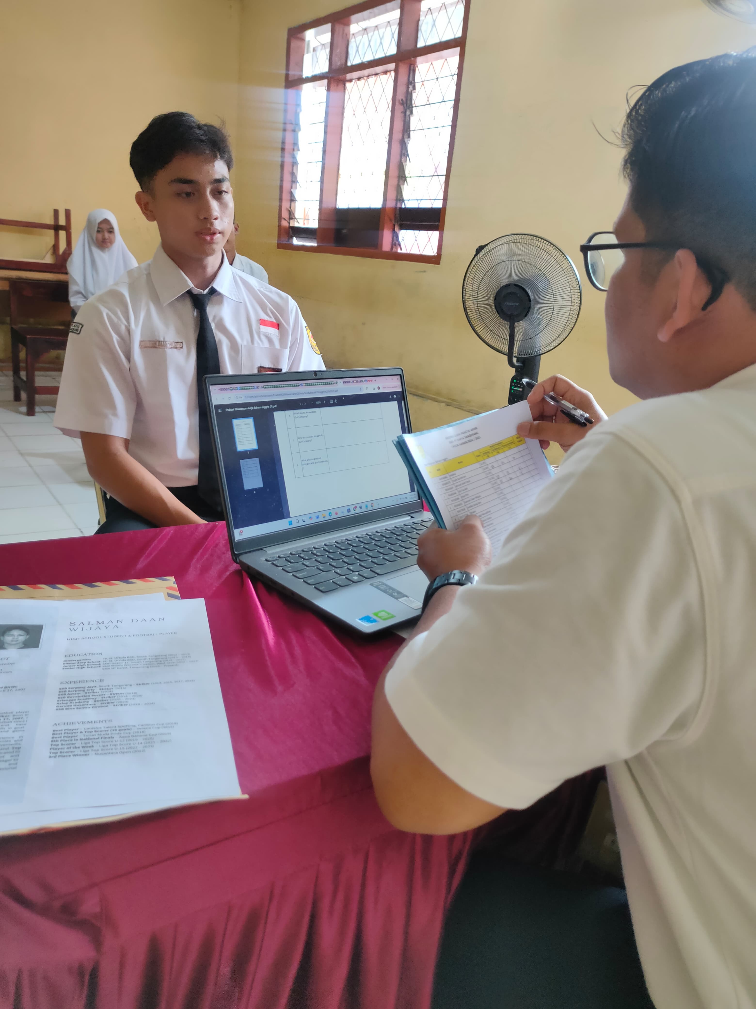 perusahaan-gelar-kegiatan-csr-di-sma-yp-karya-tangerang-3.jpg?ver=1.0.0